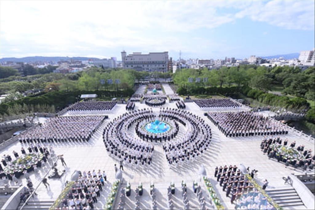 母親節全球首場浴佛在花蓮 環保藝術浴佛台感恩大地之母