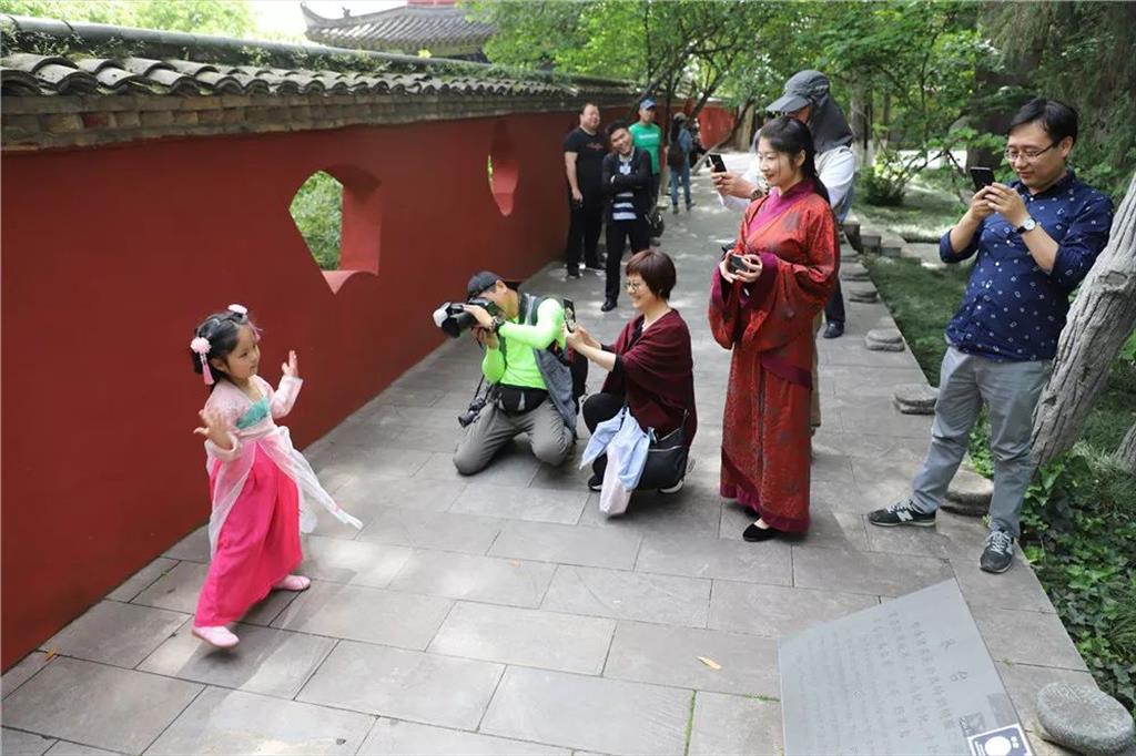 兩岸媒體團探訪漢中武侯祠