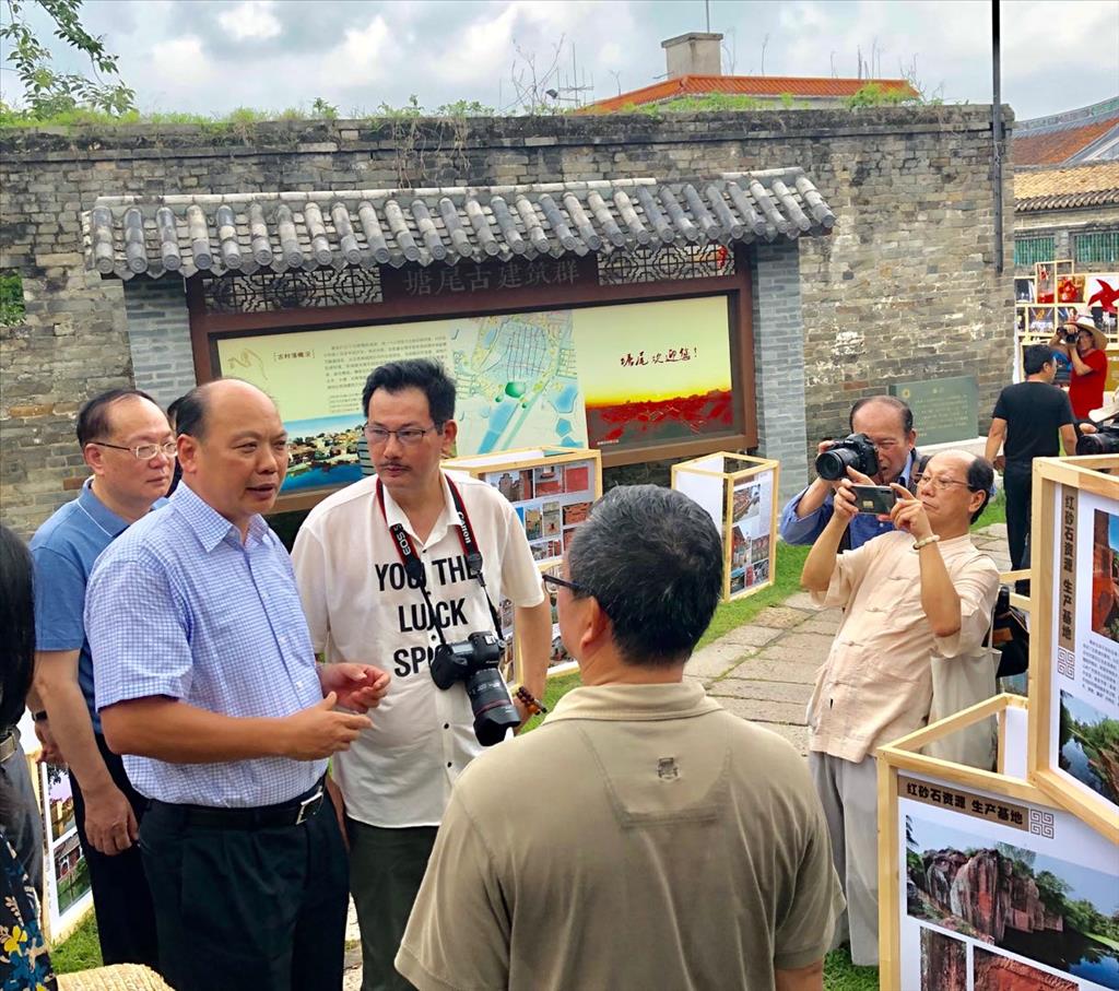 張村城攝影報道《回望故園：東莞村落記憶》首發