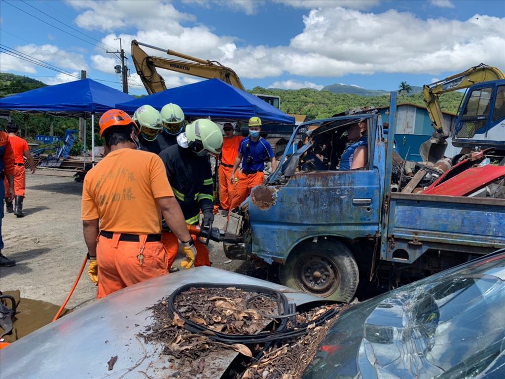 消防成功大隊車禍救助訓練   提升消防戰技使成為功能性義消