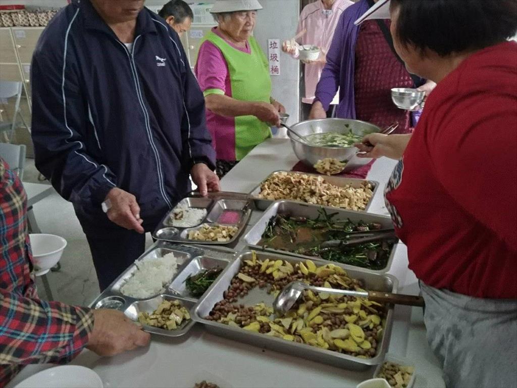 環保局結合社區據點推廣環保餐具來共餐 實踐低碳減廢又安心