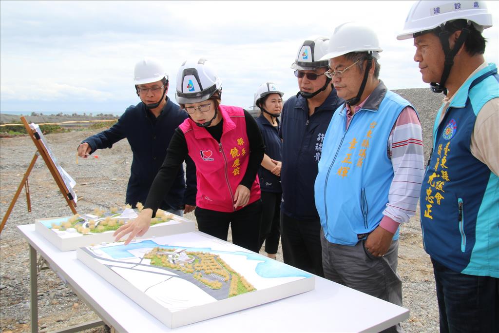 加快建設進度 打造南迴沿線新地標 饒縣長6日視察臺東城鎮之心南迴驛工程 饒縣長希提升在地產業展現部落文化