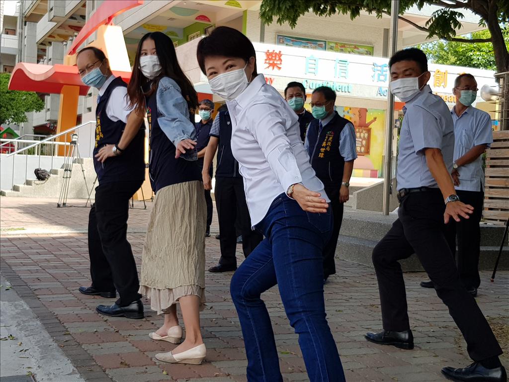 校園假日首解封，盧秀燕市長陪民眾運動