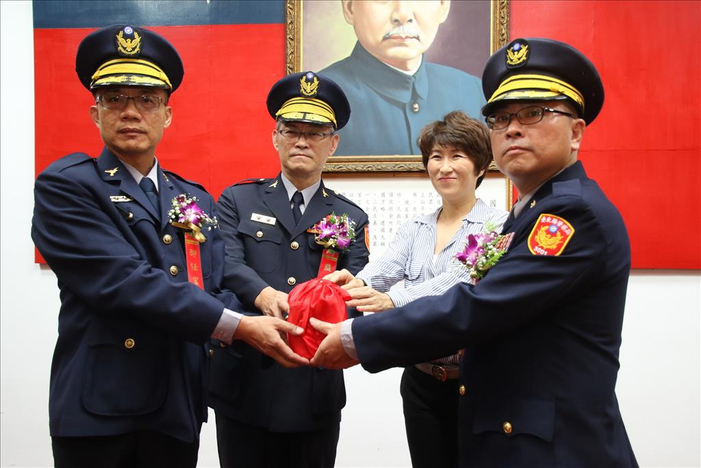 臺東縣警察局辦理新任副局長等幹部及臺東警分局長等聯合交接布達典禮 饒縣長期維護臺東好治安